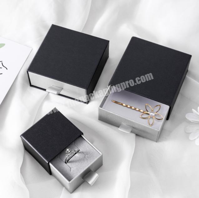 Factory direct sale ring necklaces paper gift box leather for jewellery with pouch