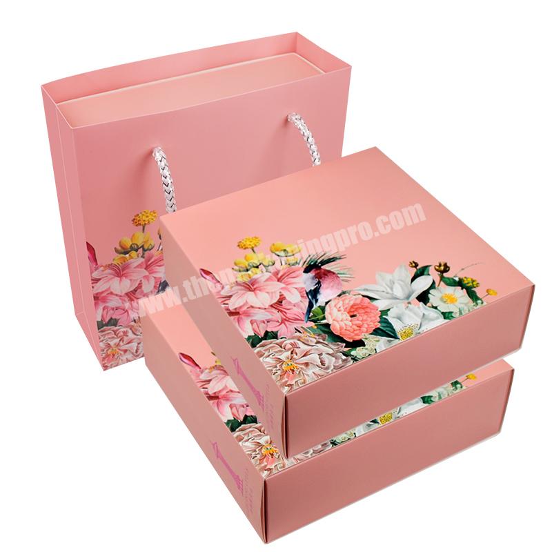 Fashionable Designing Paper Boxes and Bag Custom With Your Logo