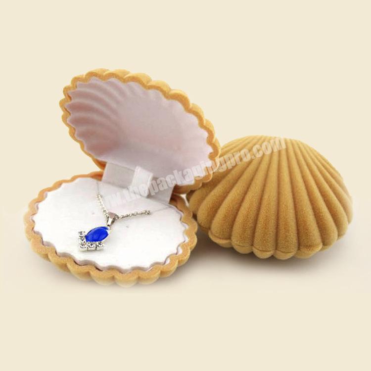 High Quality velour beige elegant animal seashell clam shell shaped mini box for jewelry packaging box