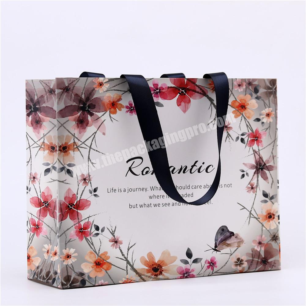 Luxury Gift Paper Bag Custom Made Printed Logo  Paper Bags With Handles Luxury