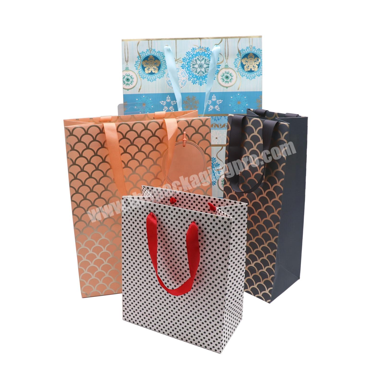 Luxury christmas paper gift bag reusable foldable paper tote shopping bag with logo custom kraft paper bags