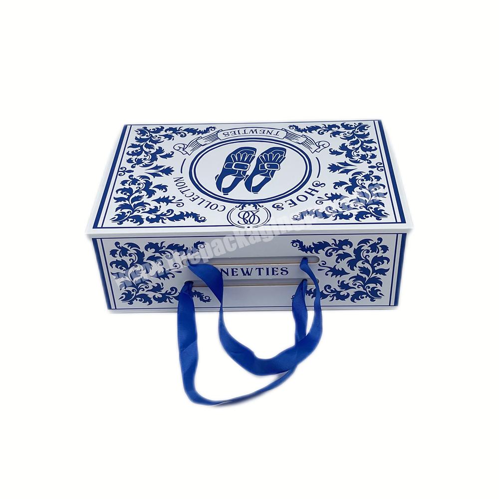 Matte Custom Logo Paper Cardboard Ribbon Handle Style Foldable Luxury Magnetic Box