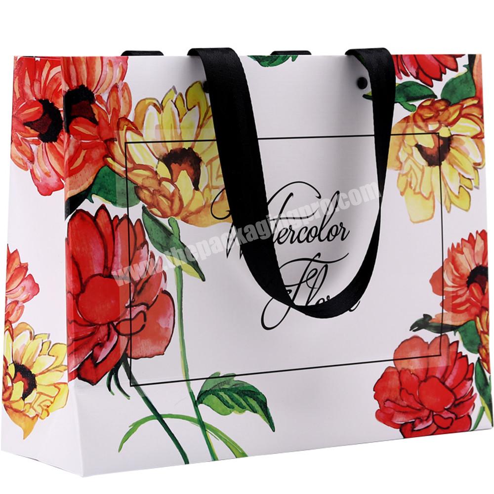 Paper Shopping Bag Luxury Gift Bag Printed Logo  Customized With Handle