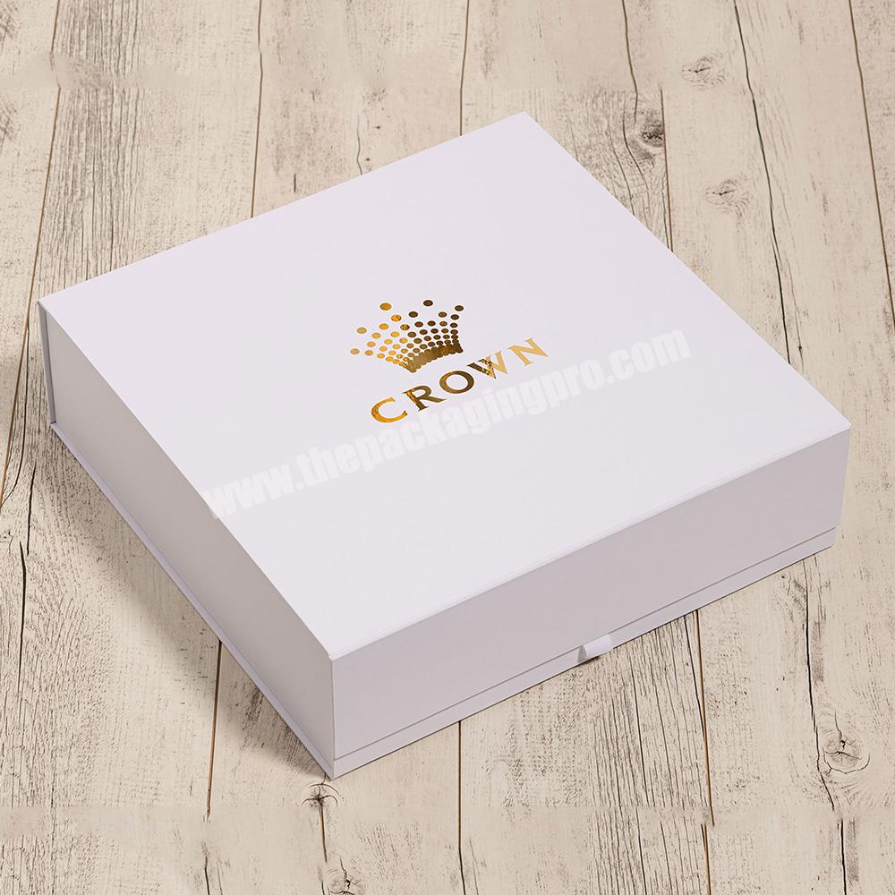 Personalized Logo Magnetic White Foldable Luxury Rigid Packaging Bridesmaid Keepsake Gift Box