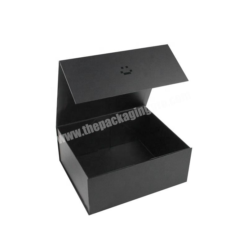 Speedy Assembling Durable 2 Flap Inside Custom Folding Magnetic Black Gift Box