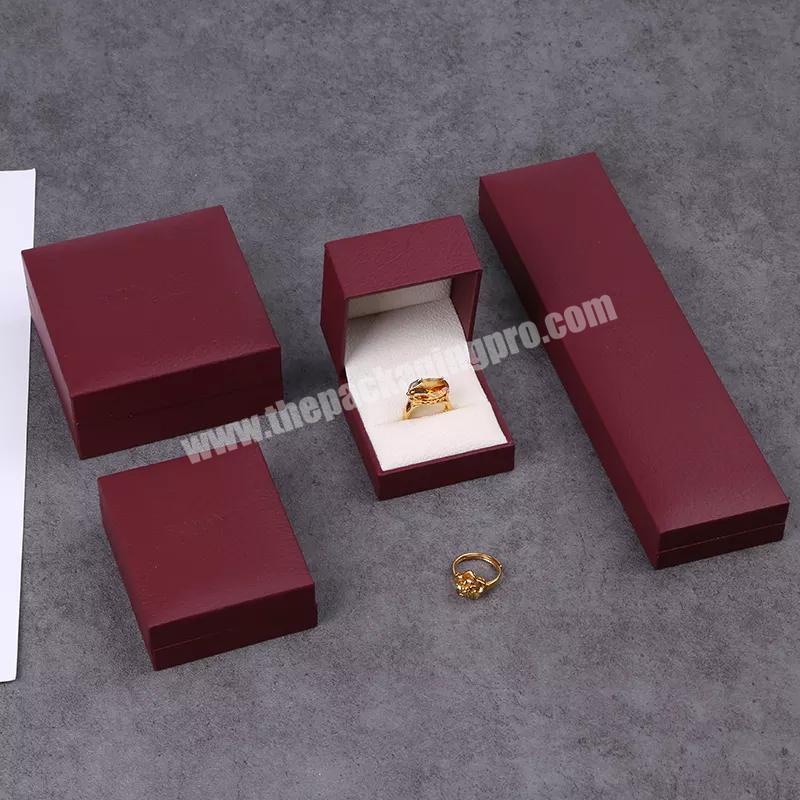 Wholesale Custom Logo Hot Sell Luxury Plastic Clamshell Girls Display Storage Jewelry Box Packaging Set