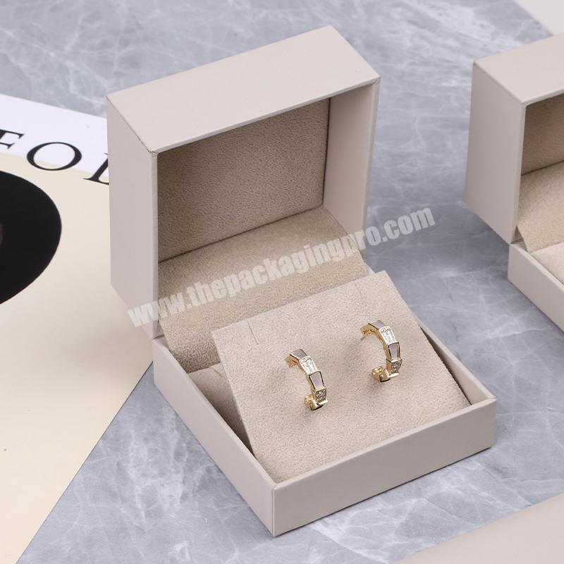 Wholesale Customized Logo Hot Sell  Recycle Ring Earring Case Luxury Plastic Clamshell Jewelry Box