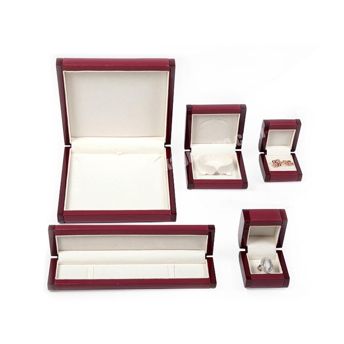 Wholesale Quality Top Custom logo engagement ring boxes jewellery wood