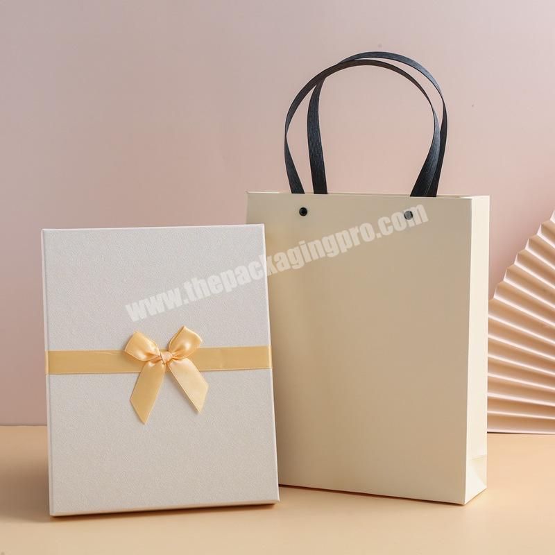 Cardboard carton box for packaging gift New drawer gift wrapped gift box