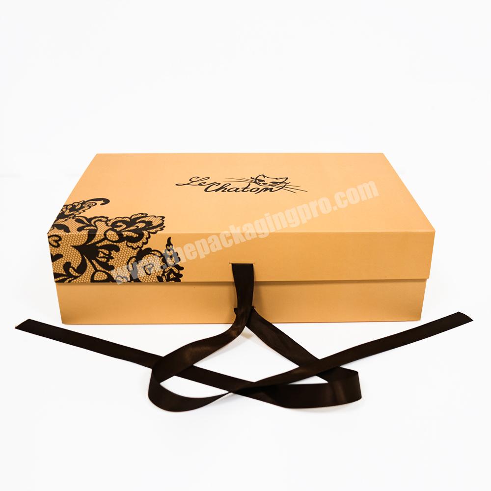 China Wholesale Christmas Magnetic Closure Luxury Folding Book Decorative Packaging Gift Box