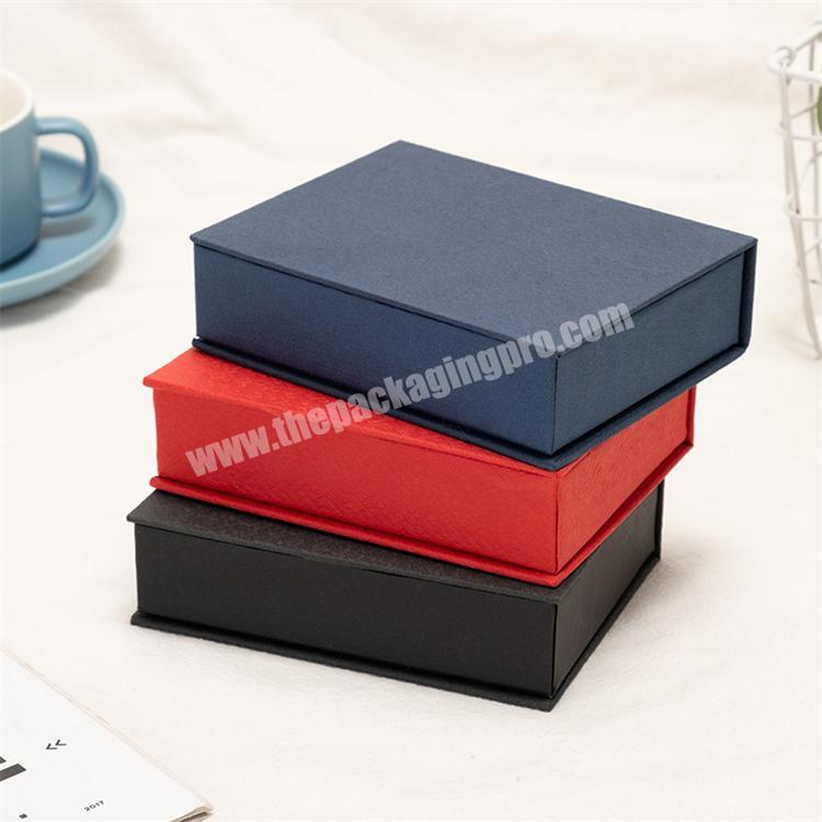 Custom Color Printing Book Shape Magnetic Hard Cardboard Paper Gift Packaging Box with Paper Bag