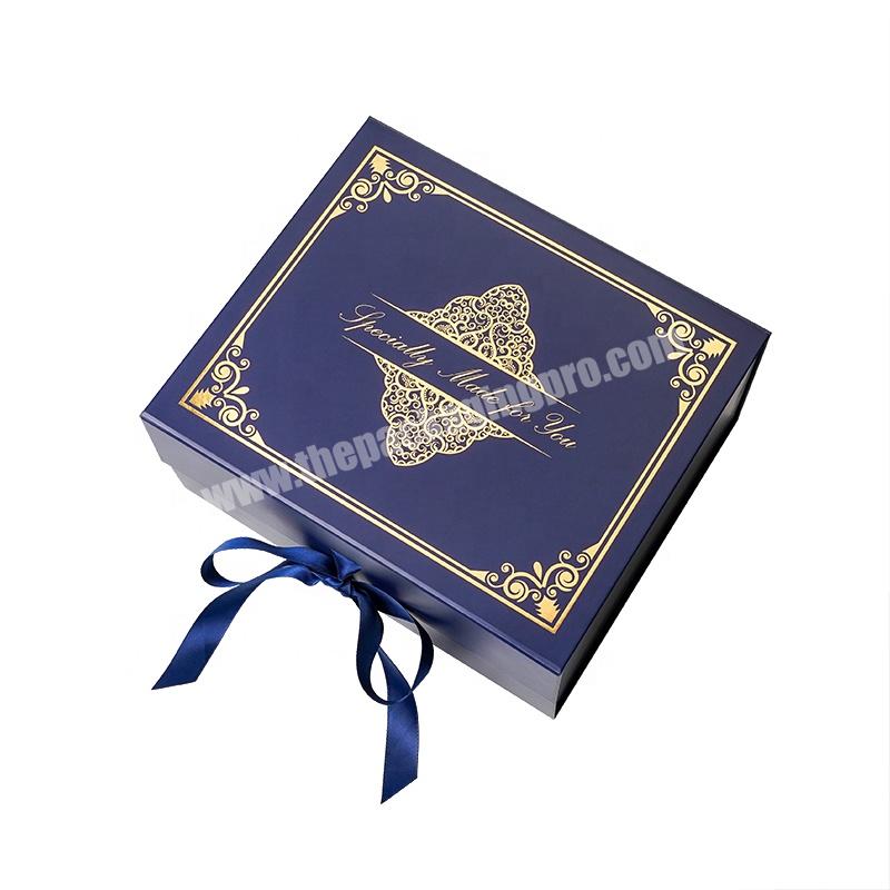 Custom Gift packaging Foldable magnetic gift box with ribbon closure Paper box