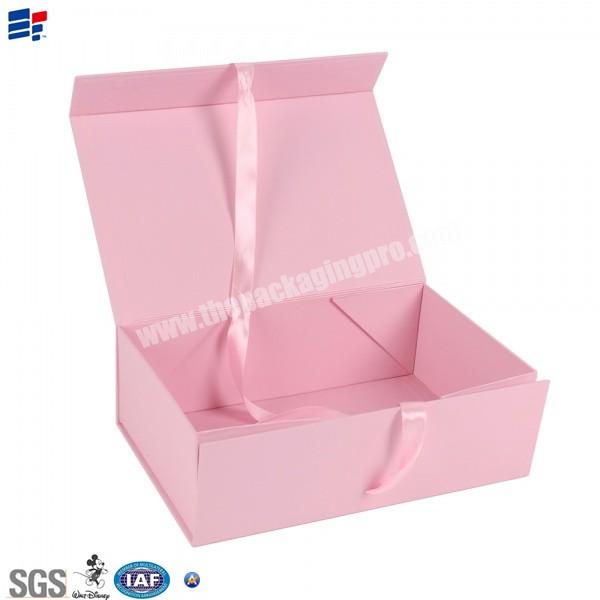 Custom Logo Printed Foldable Garment Packaging Magnetic Closure Cardboard Folding Gift Boxes