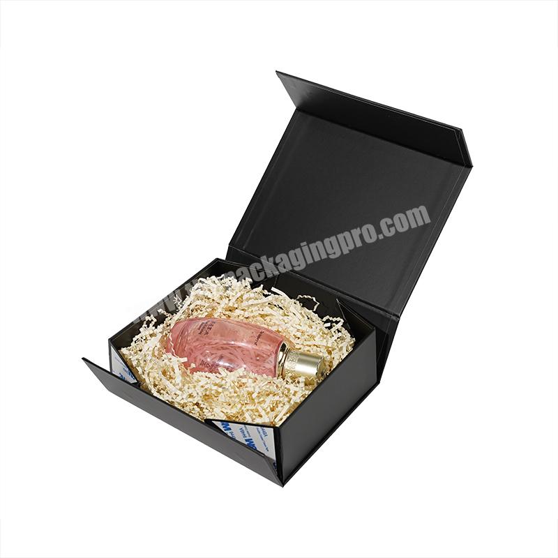 Custom Luxury Black Magnet Flap Paper Box Foldable Magnetic Closure Gift Boxes For Bottle