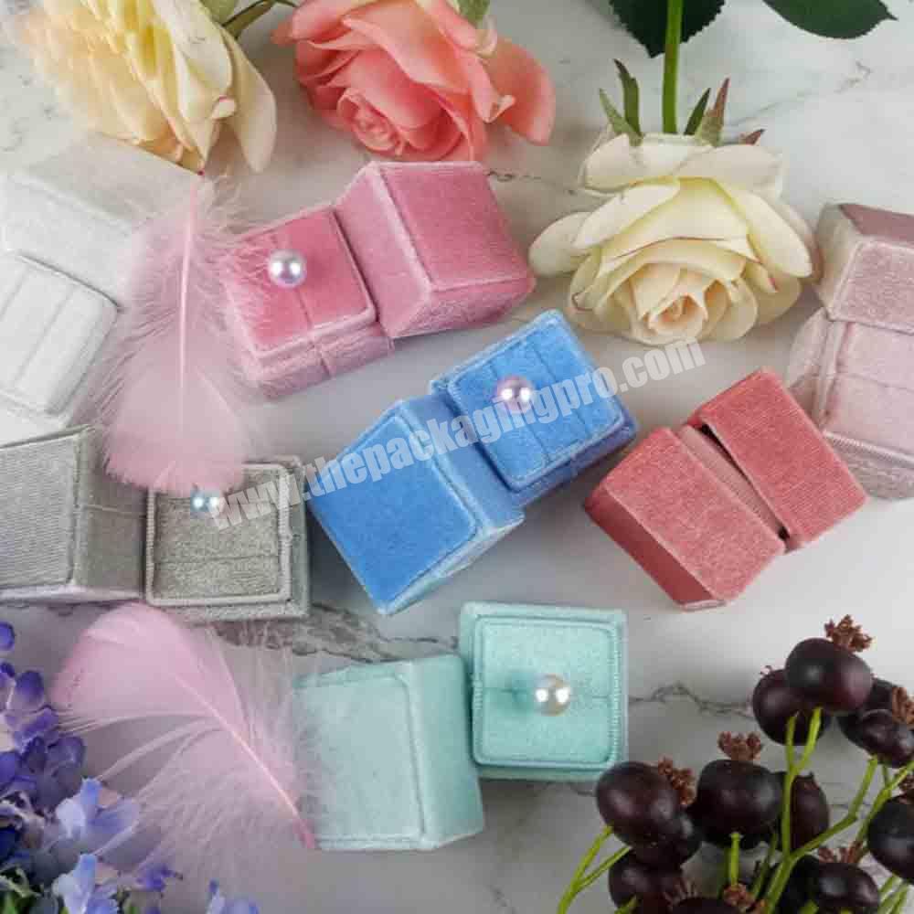 Custom jewelry gift box jewelry ring storage leather paper packaging boxes small ring organizer portable velvet jewelry boxes