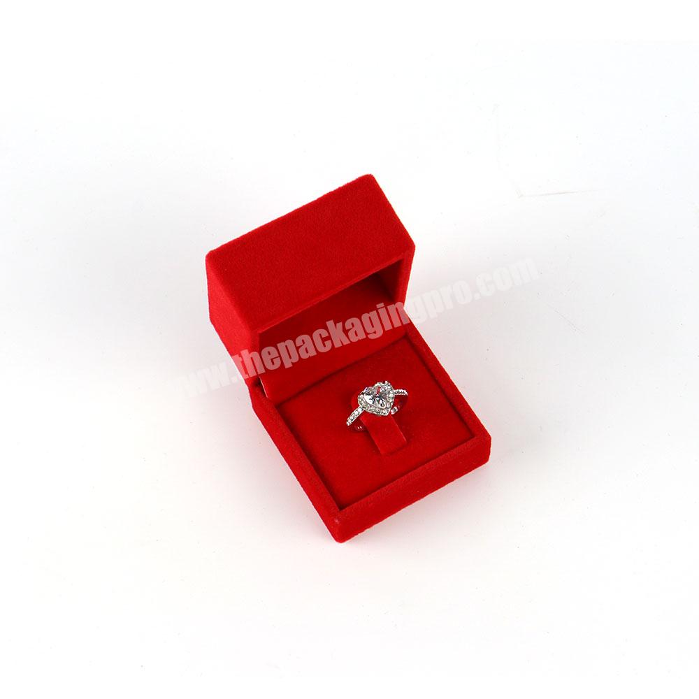 Custom logo elegant jewelry gift case red velvet ring box classic jewelry ring box luxury ring jewelry gift box with led