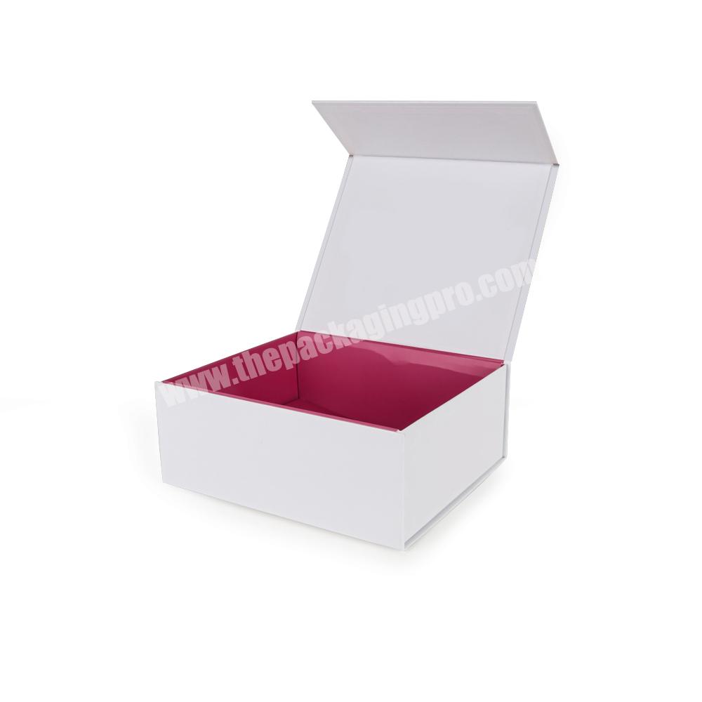 Hot Luxury Packaging Handle Folding Custom Logo Rigid Paper Insert  Magnetic Gift Box