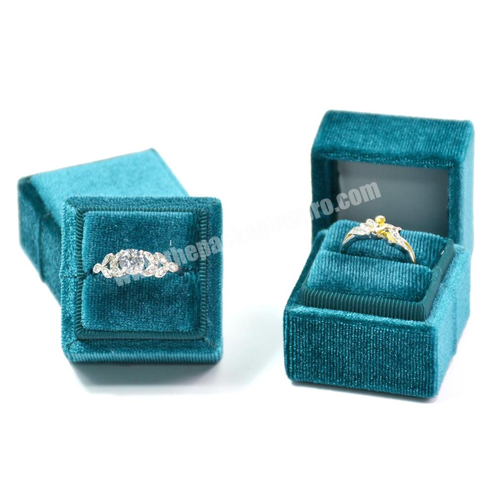 Luxury velvet ring jewelry gift packaging box with pouch ring jewelry gift box custom logo square velvet mini ring jewelry box
