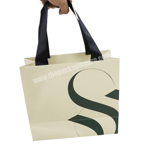 Wholesale drawstring bridesmaid groomsmen paper souvenir gift bag rope handle logo clothing shopping bag custom wine gift bags